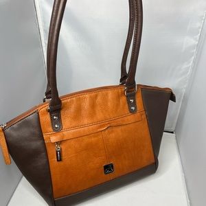 Aurielle Pocket Book In Two Tone Brown